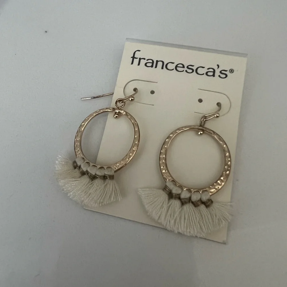 CUTE Francesca's Women's Earrings - Picture 2 of 8